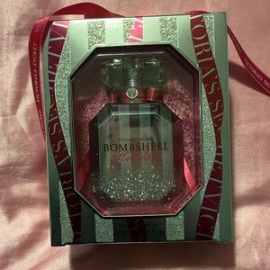 Victoria’s Secret Bombshell perfume Holiday edition